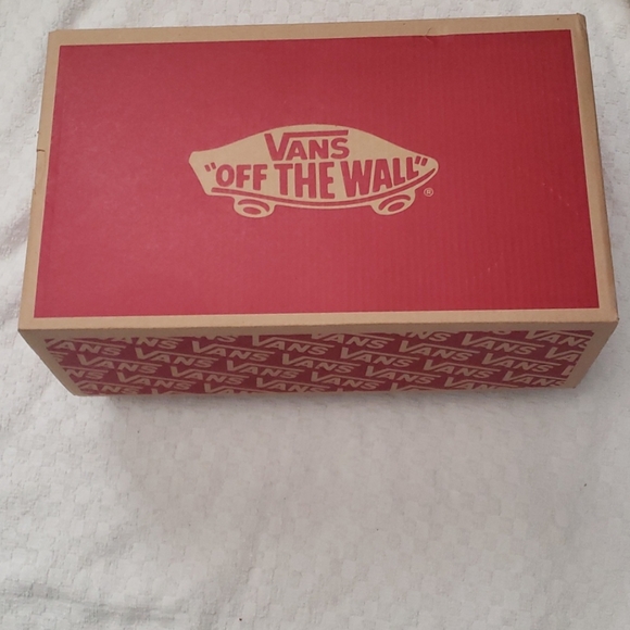 Flash SALE 💥 Classic VANS footwear - Picture 2 of 2